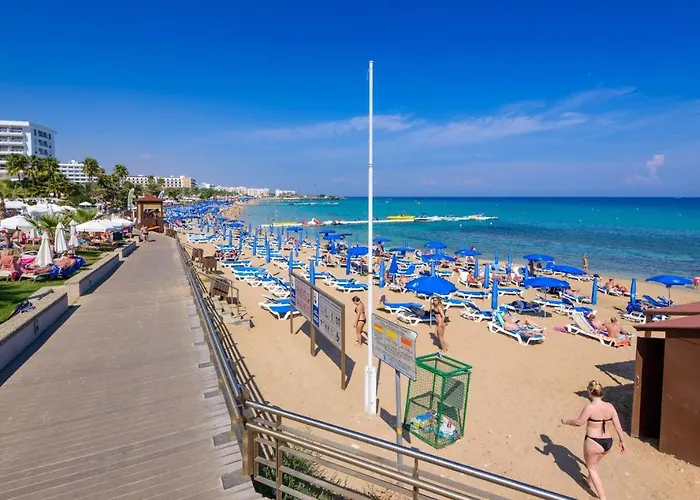 Silver Sands Penthouse Apartament *